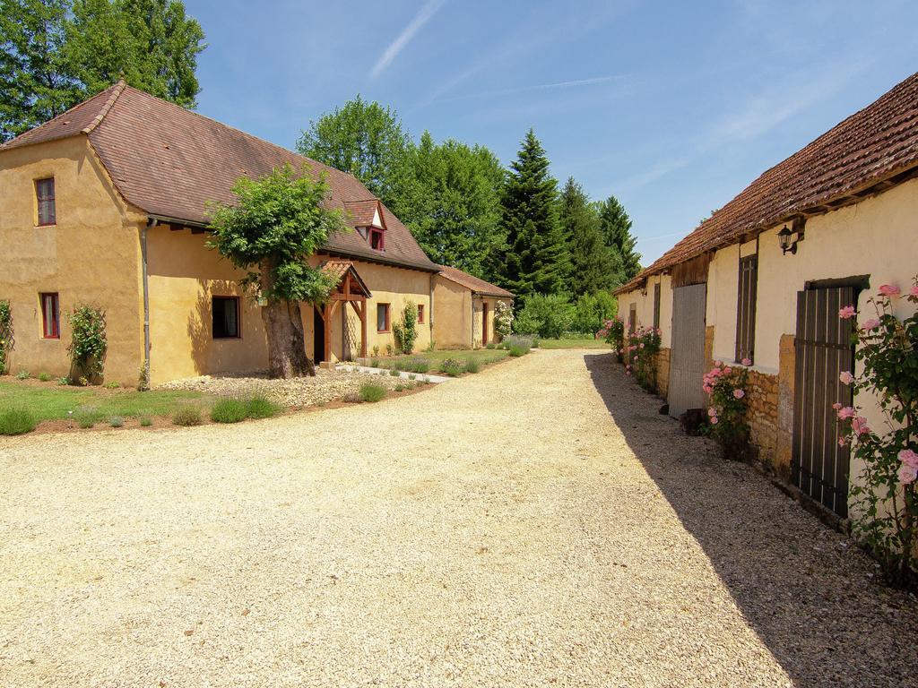 Charming Gite With Pool In Vezac Beynac-et-Cazenac Eksteriør billede
